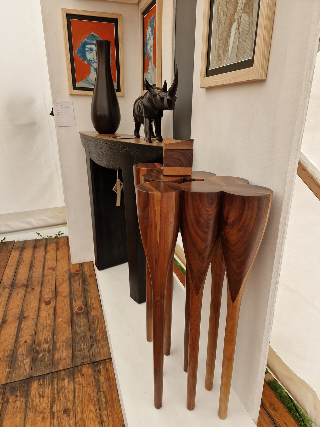 "Flute" table